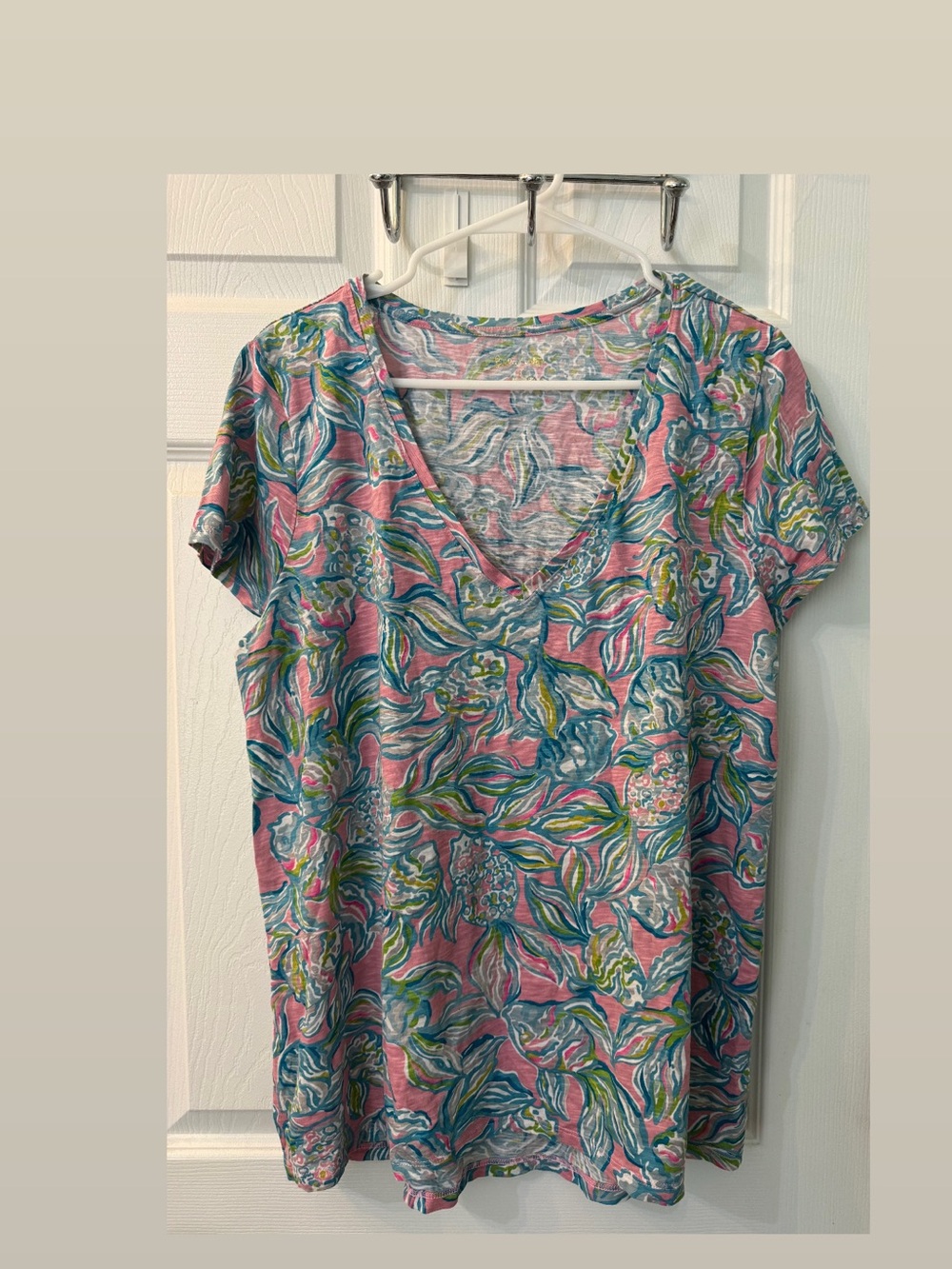 Lilly Pulitzer Vibrant Floral V-Neck Tee - Pink, Blue & Green